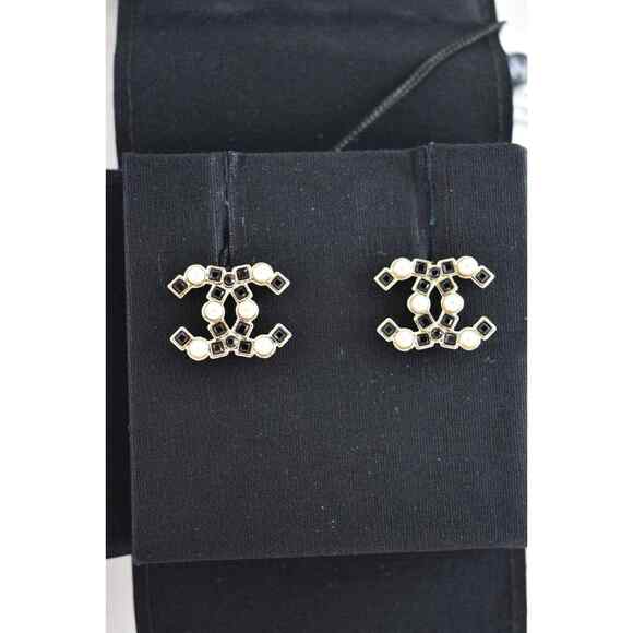 Chanel 22P Gold Black Crystal Pearl CC Logo Large Dangle Statement Stud Earrings - Picture 8 of 12